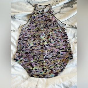 Lululemon run of route tank